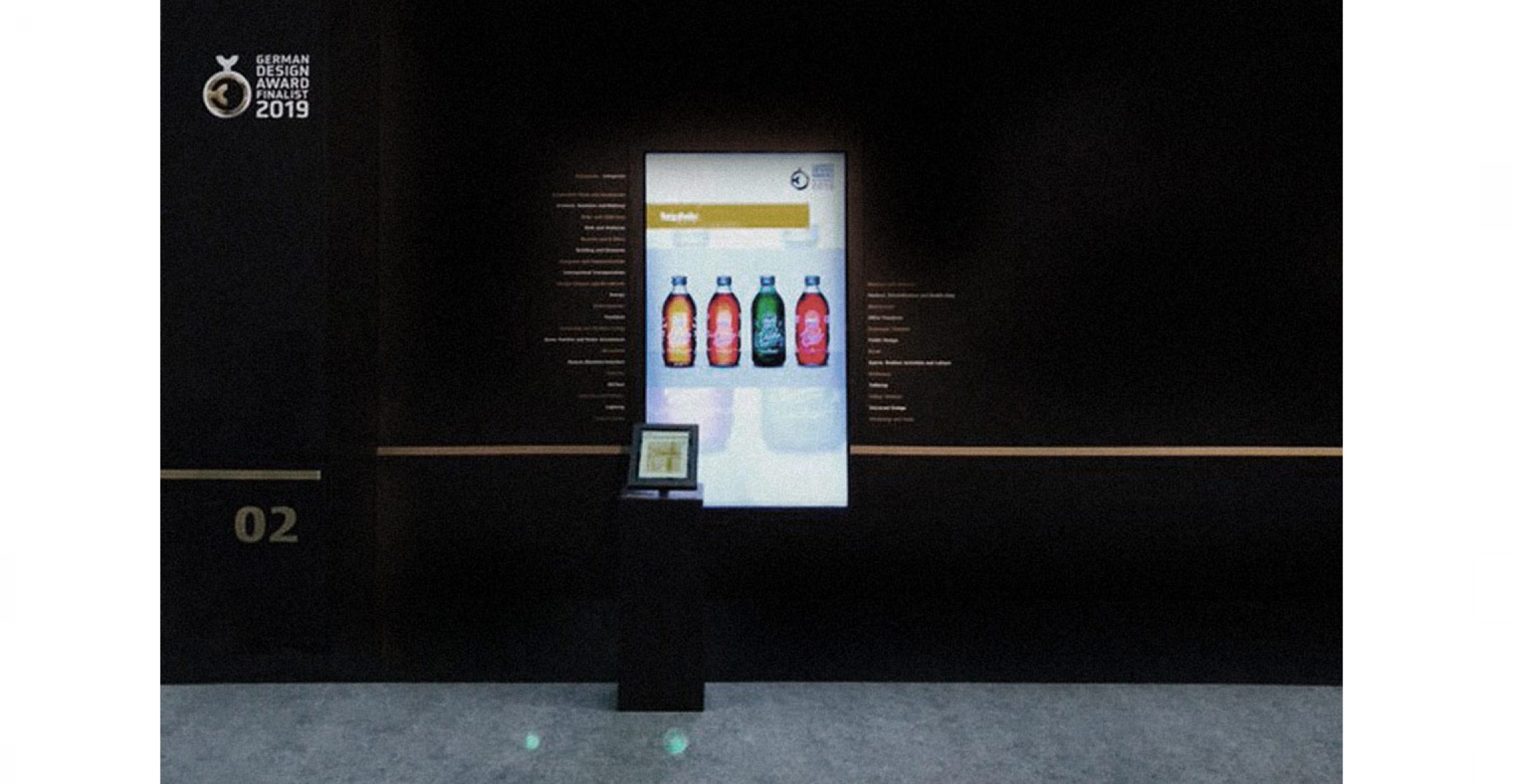 Kreation by markenkarma Automation by markenautomat Produktion by markenalarm Publikationen Jobs Toolbox Glossar Werbeagentur Was macht eine Werbeagentur? Eine Werbeagentur ist ein Dienstleistungsunternehmen, dessen Schwerpunkte die Beratung zu und die Planung von Werbekampagnen sowie deren Gestaltung und Umsetzung sind. Dazu gehören Aufgaben wie die Erkundung und Analyse des Marktes und des Bedarfs der Öffentlichkeit. Auf der Basis dieser Erkenntnisse entwickeln Werbeagenturen Strategien und Konzepte, die die Grundlage für das weitere Vorgehen bilden. Die optische wie inhaltliche Gestaltung von Werbemitteln fällt dabei ebenso in den Aufgabenbereich einer Werbeagentur wie die Organisation deren technischer Umsetzung durch spezialisierte Dienstleister und die Platzierung der Werbemittel. Das Spektrum der Werbemittel ist enorm breit und damit auch die Bandbreite der Spezialisten, die eine Werbeagentur steuern muss. Damit gliedert sich das Aufgabenspektrum einer Werbeagentur in Analyse, Strategie, Beratung, Kreation und Organisation. Die zum Einsatz kommenden Werbemittel können sowohl analog als auch digital sein, massenhaft produziert und ausgespielt werden oder aber Einzelanfertigungen sein. Die Werbeagentur fungiert dabei immer als Mittler zwischen ihrem Kunden, dem Anbieter eines Werbeträgers und der anvisierten Zielgruppe. Werbeagenturen können sich inhaltlich spezialisieren oder als Generalisten auftreten. Je nach Ausrichtung und Größe arbeiten in einer Werbeagentur Vertreter unterschiedlicher Berufe. Die Zugänge sind dabei vielfältig, da es nur wenige Ausbildungsberufe oder Studiengänge gibt, die explizit auf die Arbeit in einer Werbeagentur zugeschnitten sind. Grafiker oder Designer mit unterschiedlichen Spezialisierungen finden sich oft im Bereich der visuellen Kreation, im Textbereich arbeiten oft Geisteswissenschaftler, in der Beratung und in der Konzeption Menschen mit einem wirtschaftswissenschaftlichen Hintergrund. Letztendlich bieten aber viele Ausbildungen und Studiengänge die Möglichkeit eines Einstiegs in eine Werbeagentur – immer auch abhängig von den Tätigkeitsschwerpunkten der jeweiligen Agentur. Die einzelnen Leistungen einer Werbeagentur können auch von Spezialanbietern übernommen werden, etwa Marktforschung, Strategie- oder Markenberatung, Webdesign, Mediaplanung, Content-Marketing oder Produktion. zurück Drop us a line Frankfurt Cologne Trier +49 69 25 73 75 134 ​​​​​​​+49 221 93 72 97 815 ​​​​​​​+49 651 9363 0​​​​​​​ mut@markenmut.de Facebook LinkedIn Instagram X Youtube Thurn-und-Taxis-Platz 6 . 60313 Frankfurt Lindenallee 24 . 50968 Köln Herzogenbuscher Straße 14 . 54292 Trier © 2023 markenmut AG CO2 Neutral seit 2019 Datenschutz Impressum AGB Credential DE Credential EN Wir brauchen Ihre Zustimmung! Denn wir nutzen eine Kombination aus Cookies, Tracking durch Drittanbieter und Browser Fingerprinting, damit unsere Sites zuverlässig angezeigt werden und wir erfahren, wer sich bei uns für was interessiert und wem wir welche relevanten Inhalte und individuellen Angebote servieren dürfen. Wenn Sie „Akzeptieren“ sagen, sind Sie damit einverstanden und erlauben uns, diese Daten zu erheben und an unsere MarTech Partner weiterzugeben. Weitere Details und Optionen finden Sie in den „Einstellungen“. Sie können diese auch später jederzeit anpassen. Weitere Informationen zu unseren eingesetzten Marketing Technologien erhalten Sie in unserer Datenschutzerklärung aufgeführt Akzeptieren Einstellungen. werbeagentur stuttgart